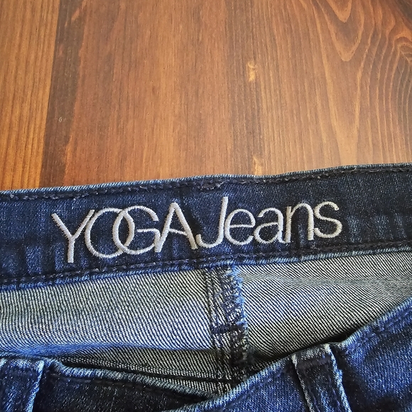 YOGA jeans. Size 27. Like new. - Picture 4 of 7